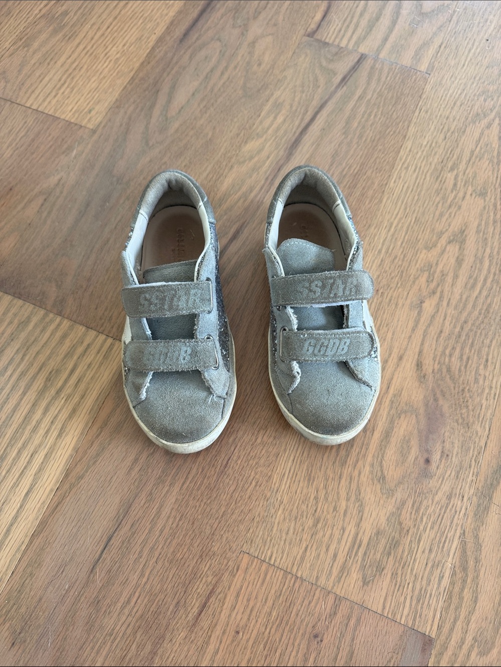 Kids golden goose sneakers size 27